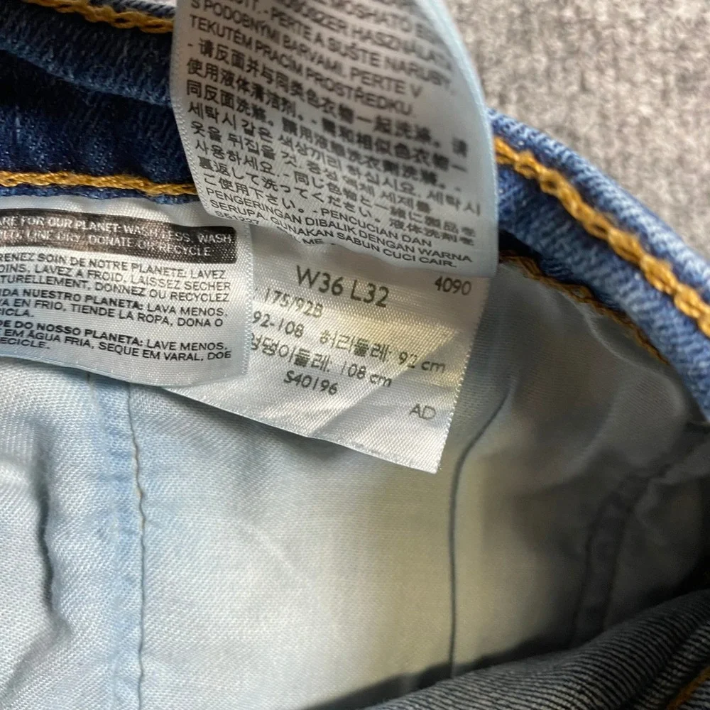 Levis 505 Regular Fit Jeans Mens 36x32 Medium Wash Blue Straight Leg Denim‎